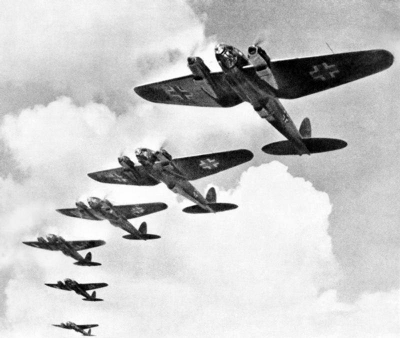 german-luftwaffe-heinkel-he-111-bombers-during-battle-of-britain-world-war-ii_800 german-luftwaffe-heinkel-he-111-bombers-during-battle-of-britain-world-war-ii